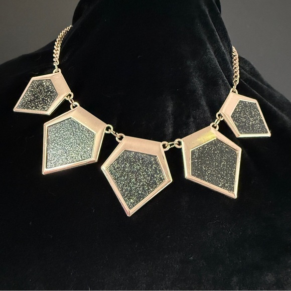 Elegant Gold and Black Geometric Necklace - Picture 1 of 5